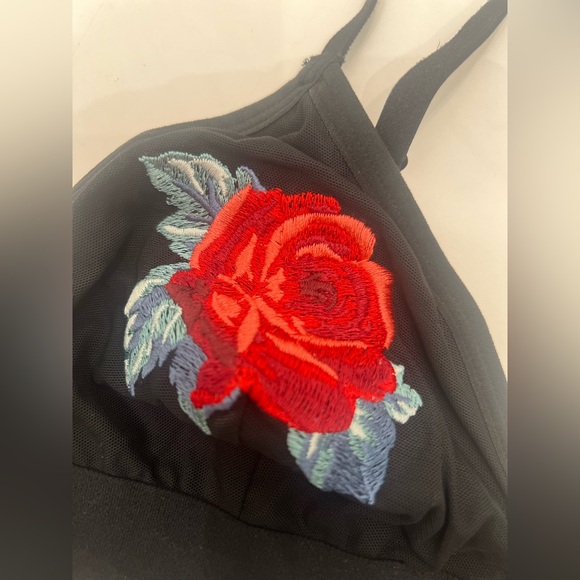 Victoria Secret Bralette - Black Embroidered Red Roses Triangle Bra / Size: L - Picture 5 of 9